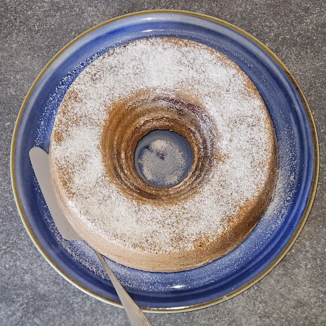 Ciambella con zucchero a velo