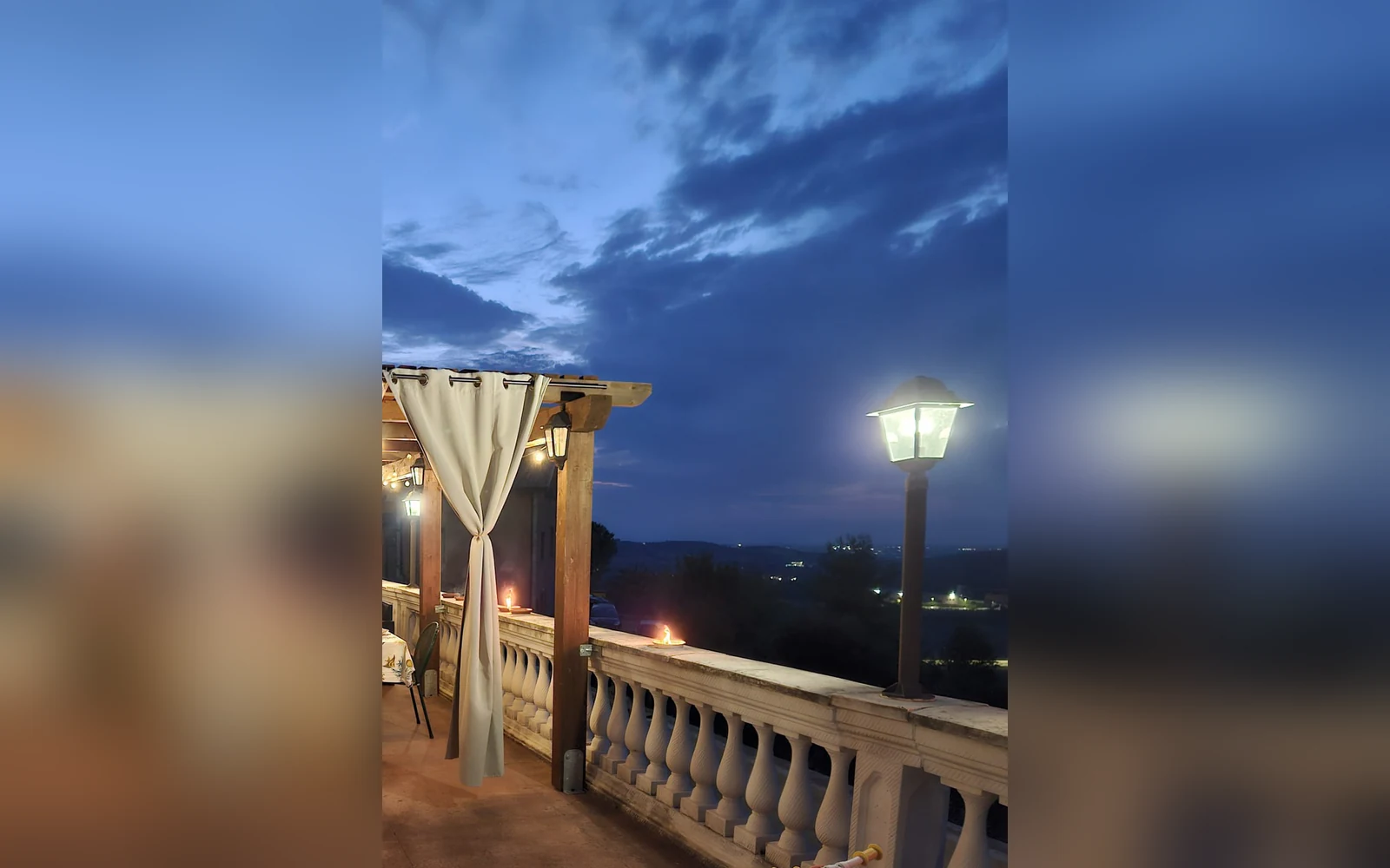 Villa Giulia Cilento, la terrazza panoramica all'imbrunire